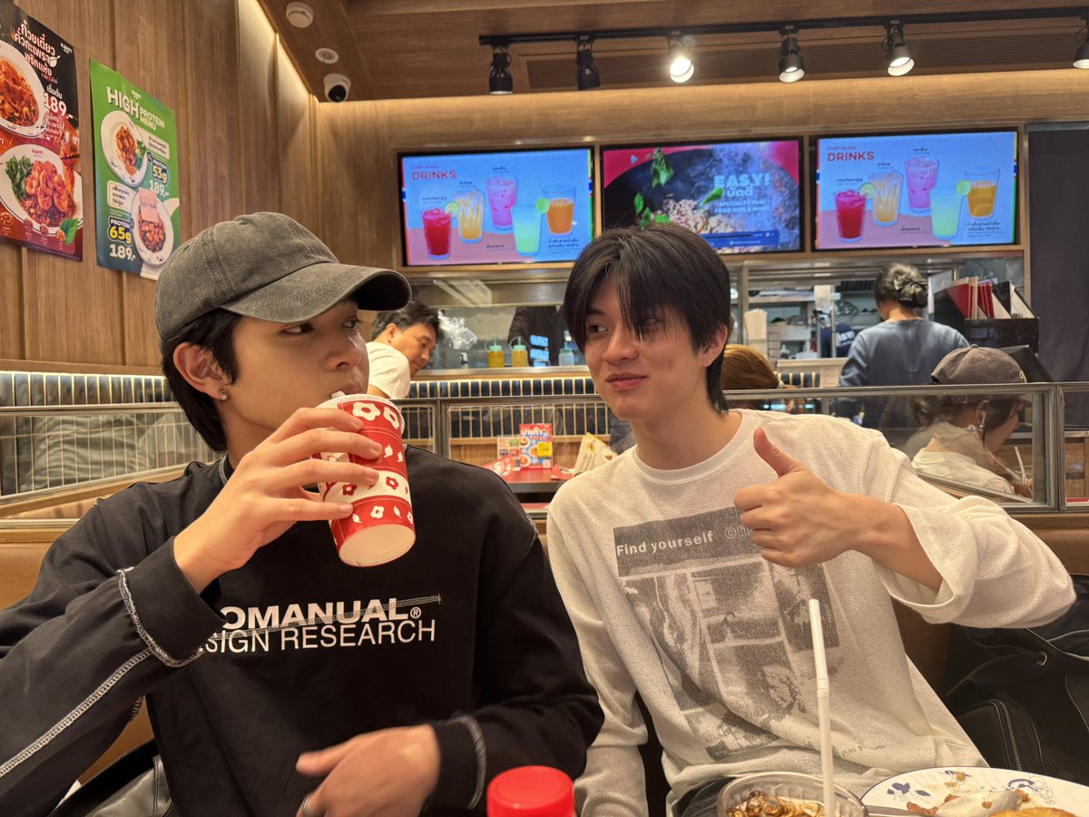 titxn567's tweet photo. เสิฟคับเสิฟๆๆ #17thSpringSeries https://t.co/U6lvZLhveJ