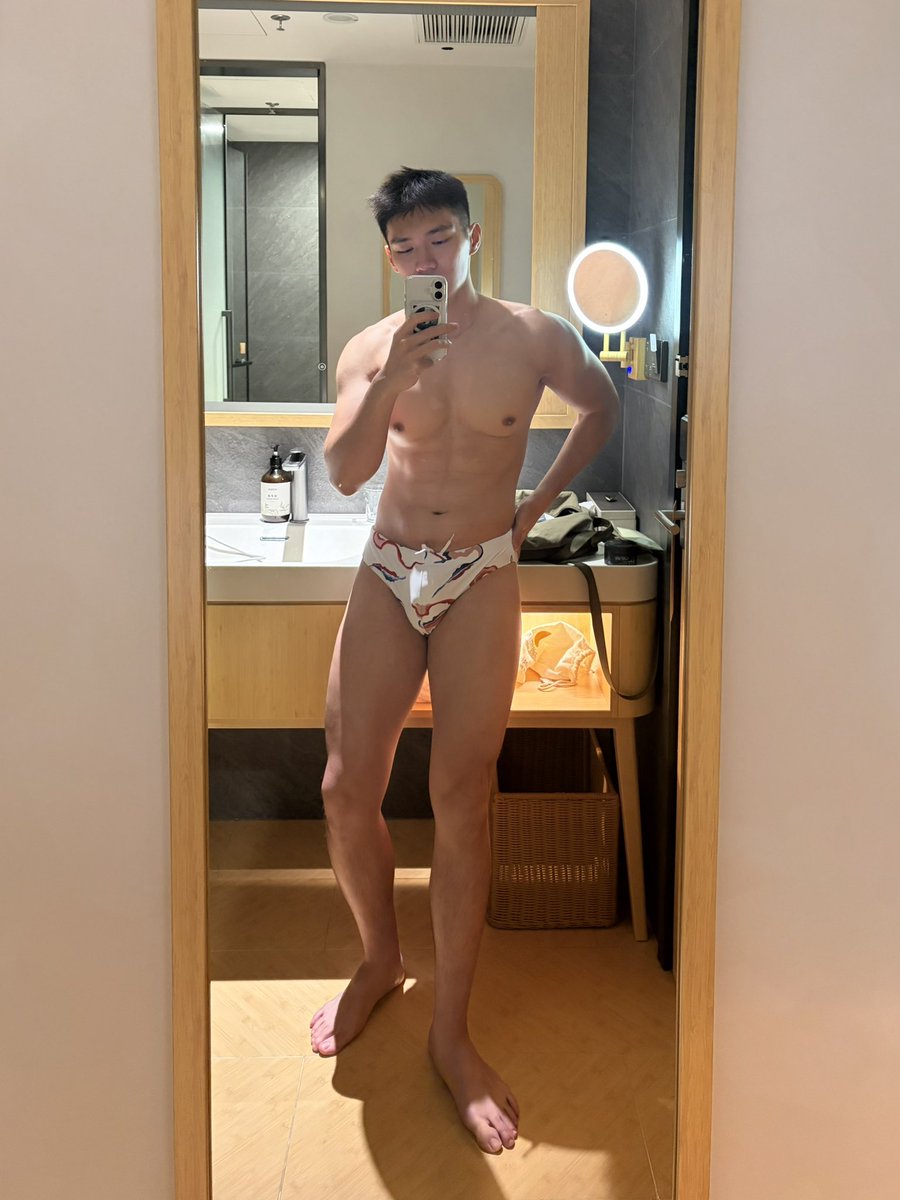 NeoNeoChenchen's tweet photo. #hotguy 
#aestheticphysique #fitmen #mensfitness #fitguy #fitnessjourney https://t.co/JK2WjIDMX2