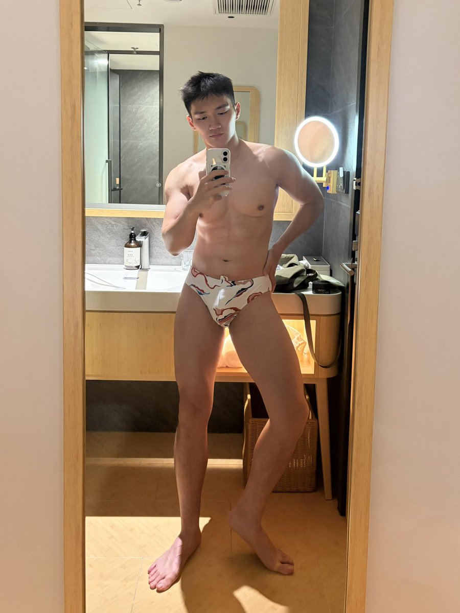 NeoNeoChenchen's tweet photo. #hotguy 
#aestheticphysique #fitmen #mensfitness #fitguy #fitnessjourney https://t.co/JK2WjIDMX2