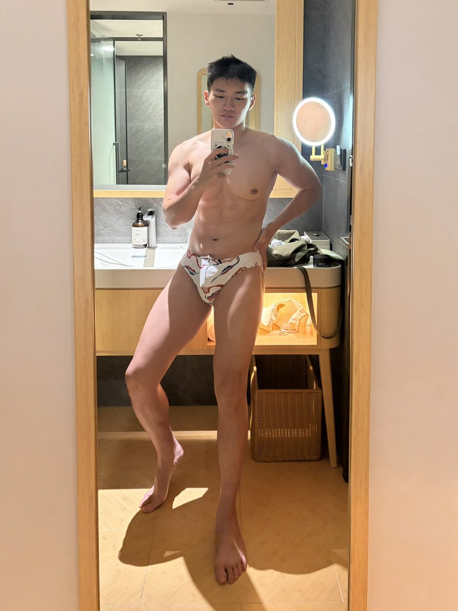 NeoNeoChenchen's tweet photo. #hotguy 
#aestheticphysique #fitmen #mensfitness #fitguy #fitnessjourney https://t.co/JK2WjIDMX2