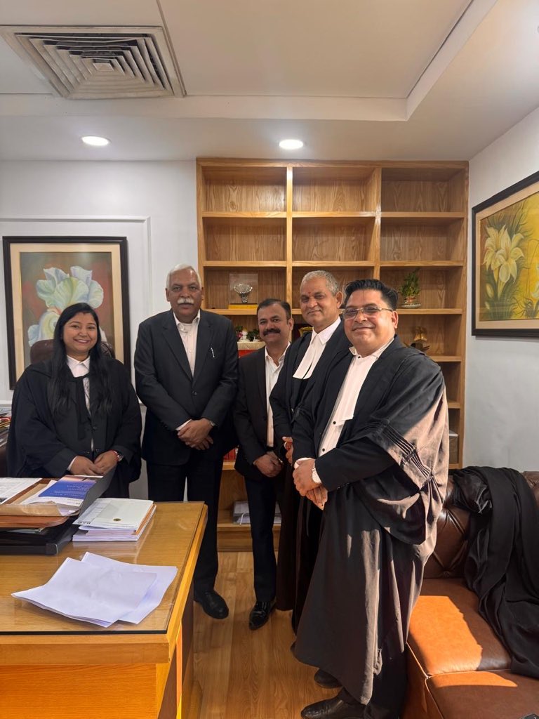 AKTIVARI's tweet photo. Congratulations Honorable Cheif Justice Delhi,  Shri Devendra Upadhyay ji to Elevate Supreme Court Judge https://t.co/R3hsCHvqGa