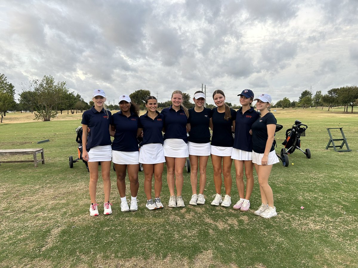 mnhsgolf's tweet photo. Lady Bulldawgs JV golf tournament today at Oak Hollow, Go Dawgs!!
@MckISDAth
@Coach_KBrewer
@McKinneyNorthHS
#MISDcharacterreps
#TexasWay https://t.co/Ba9p2jgGYT