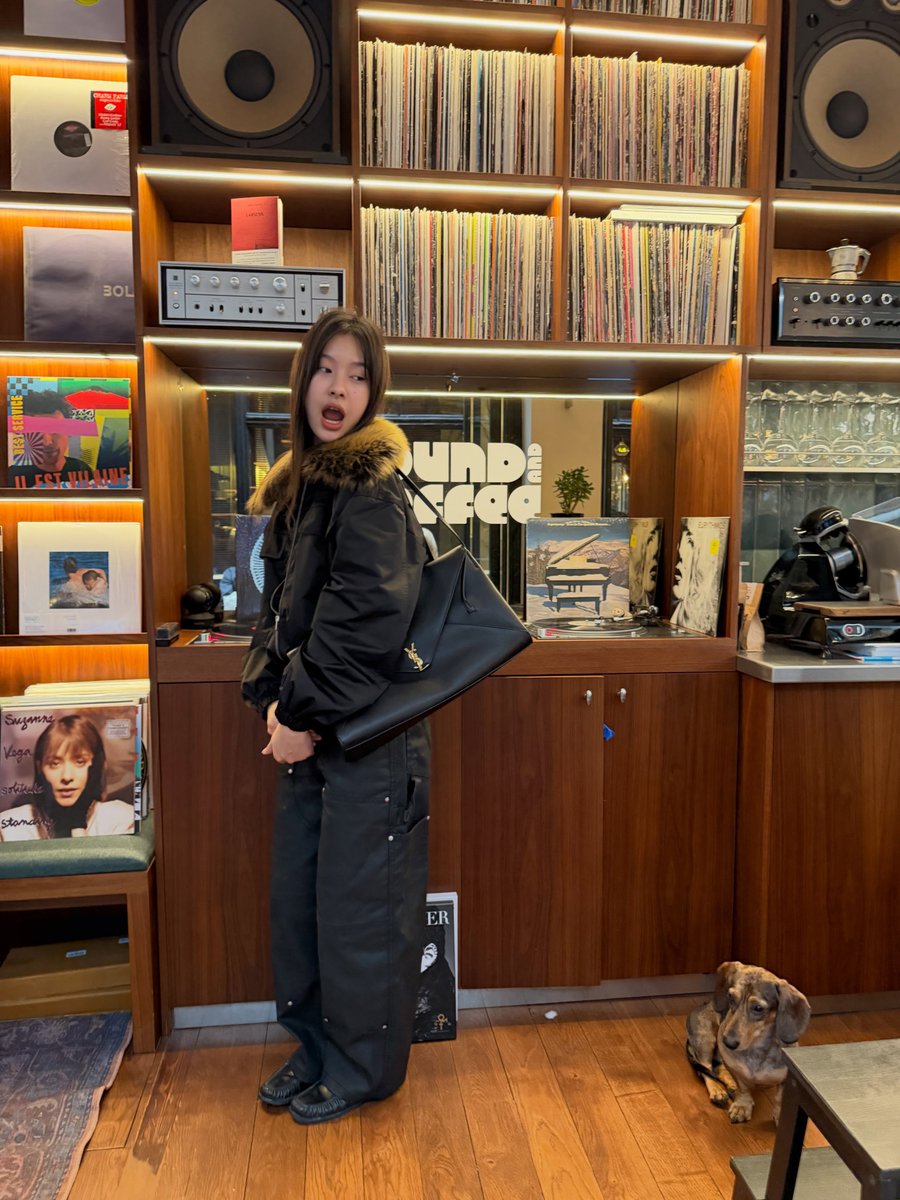MilkLoveTH's tweet photo. [Post IG Update] @ panly.v ( 300926 )

🔗 : https://t.co/ydopwlrIoz

🐈‍⬛

•

•

MILK PANSA SHINE PFWSS27
#YSLxMilkPansa
#SaintLaurentSS27
#MilkPansa
#PFW #YSL 
#YvesSaintLaurent https://t.co/KljusvjkCs