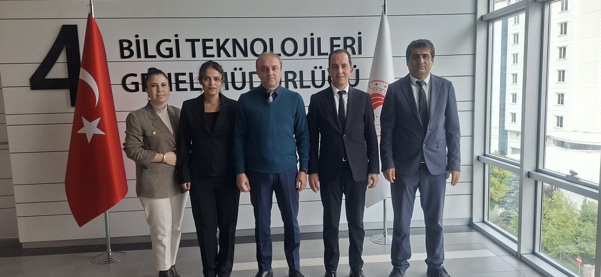 tocbirseneng's tweet photo. Dünya İşitme Engelliler Haftası dolayısıyla, TOÇ BİR-SEN Engelliler Komisyonu olarak Tarım ve Orman Bakanlığı Bilgi Teknolojileri Genel Müdürü Sayın Mehmet Tekin ARPACIK’ı ziyaret ettik.Nazik kabulleri ve ilgileri için Sayın Genel Müdürümüze teşekkür ediyoruz. https://t.co/pZN1lYGuRM