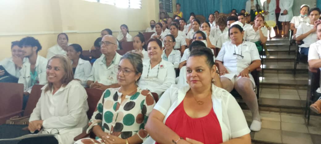 MonteElia78019's tweet photo. Acto por el Día de la Pediatría en el Hospital Pediátrico General Milanés de Bayamo, donde reconocimos la entrega de nuestros especialistas.
Mi felicitación llega también a los pediatras que, desde salas y cuerpos de guardia, cumplen con su deber cuidando la salud de la infancia. https://t.co/im4gIR4Rdx