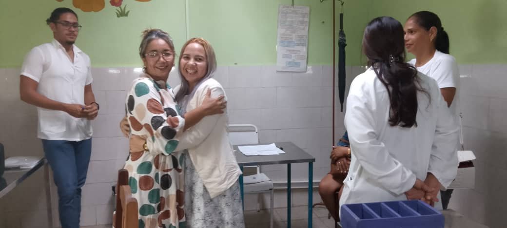 MonteElia78019's tweet photo. Acto por el Día de la Pediatría en el Hospital Pediátrico General Milanés de Bayamo, donde reconocimos la entrega de nuestros especialistas.
Mi felicitación llega también a los pediatras que, desde salas y cuerpos de guardia, cumplen con su deber cuidando la salud de la infancia. https://t.co/im4gIR4Rdx