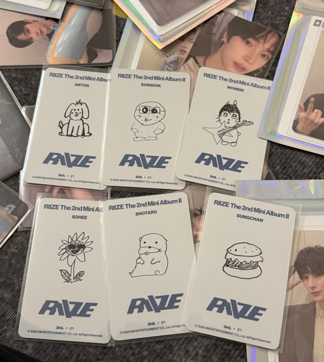 photocard_riize's tweet photo. The back of the photocard is so cute! https://t.co/PkGyWAfagA