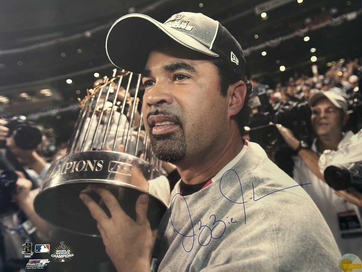 Newbear's tweet photo. @ChiSoxFanMike If enough people don’t talk about it, then 2005 aka the most dominant postszn run of all-time never happened. https://t.co/UOLJXaDS8M