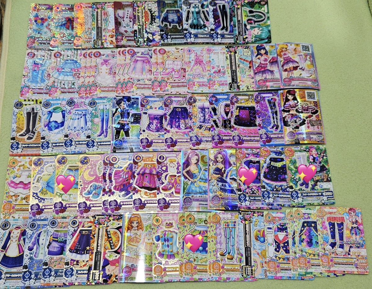berry_maron's tweet photo. @B0rDVTcfrwocy3T はじめまして。検索からお声掛け失礼いたします。
当方画像1〜2枚目を所持しております。画像をお借りしまして3〜4枚目💖6枚求めておりますが、この6枚が2016シリーズ第4弾のカードでしたら、交換をお願いしたいです。ご希望のキャラなどございましたら他にもご提示できるかと思いますので→ https://t.co/c2vLPZV5ur