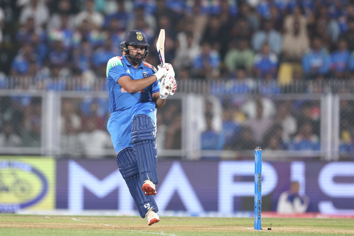 BCCI's tweet photo. FIFTY 🆙 in some style 🔥

Rohit Sharma looking in fine touch tonight 👌👌

His 6️⃣3️⃣rd in ODIs 😎

Updates ▶️ https://t.co/6XCYRtZLAi

#TeamIndia | #INDvWI | @mflone_ | @ImRo45 https://t.co/t5weHKyjBi