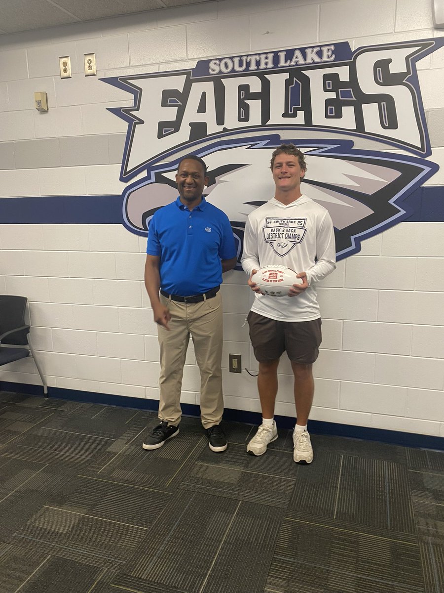 FootballSlhs's tweet photo. Congrats, @Trekelly08lll for being named Farm Bureau player of the week❗️ 

8/11 COMP
148 YDS
1 TD

8 CAR
108 YDS
2 TD

@brad_lord @coachRholley @OS_ChrisHays @Andy_Villamarzo @larryblustein @247recruiting @CenFLAPreps @mifarmbureauins 

#SoarEaglesSoar 🦅 https://t.co/nNAXQkrErN