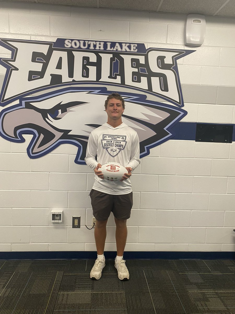 FootballSlhs's tweet photo. Congrats, @Trekelly08lll for being named Farm Bureau player of the week❗️ 

8/11 COMP
148 YDS
1 TD

8 CAR
108 YDS
2 TD

@brad_lord @coachRholley @OS_ChrisHays @Andy_Villamarzo @larryblustein @247recruiting @CenFLAPreps @mifarmbureauins 

#SoarEaglesSoar 🦅 https://t.co/nNAXQkrErN
