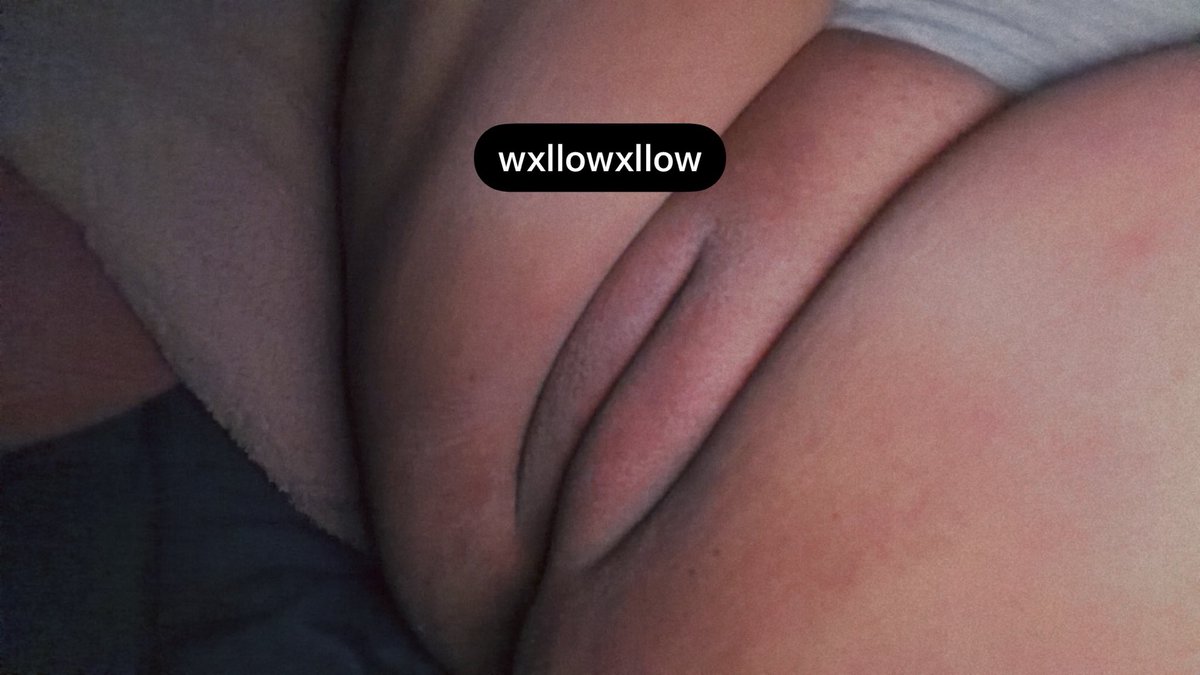 wxllowxllow's tweet photo. Craving nak kena apa? https://t.co/Y6ojBl1teC