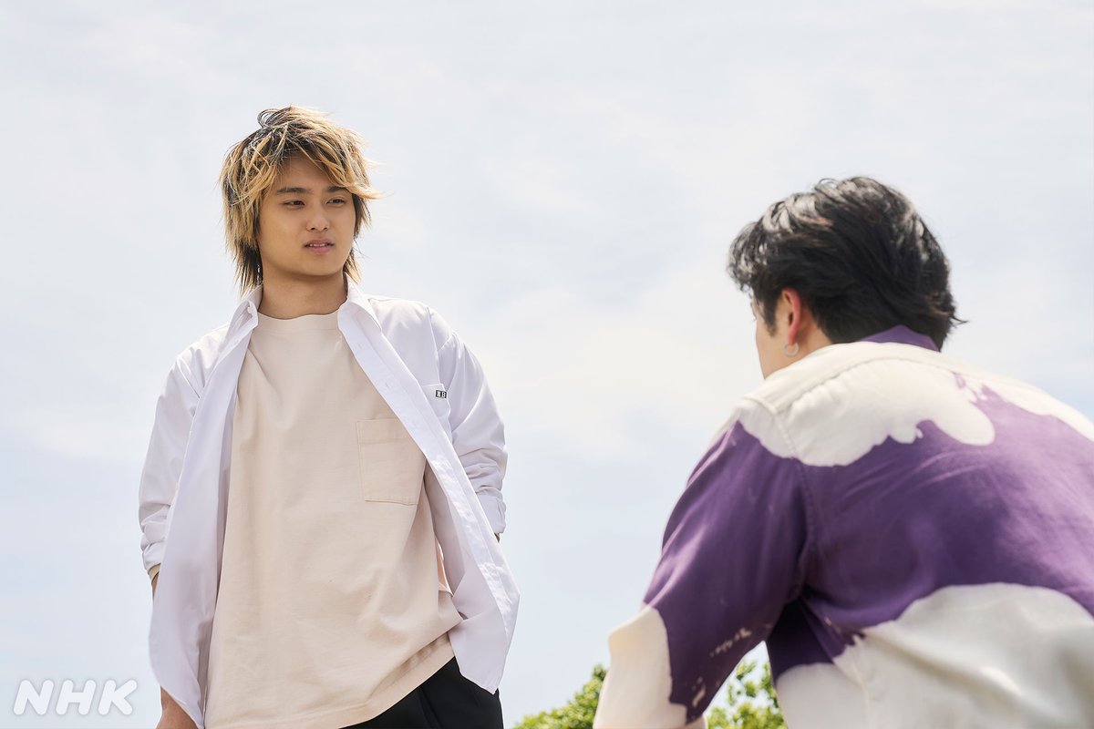 nhk_dramas's tweet photo. 🌙#夜ドラ【#税金で買った本📚】
📺月曜から木曜 夜10:45〜11:00

第23話 ご視聴ありがとうございました！

まさかの佐藤から灰坂の過去を聞いた紀一

こじれる前、何気なく言った言葉を思い出し
あの丘へ向かうと―

#奥平大兼 #新原泰佑
📲NHK ONEで見逃し配信中
https://t.co/oFFU2lcWMZ https://t.co/aZ8fEFm2HN