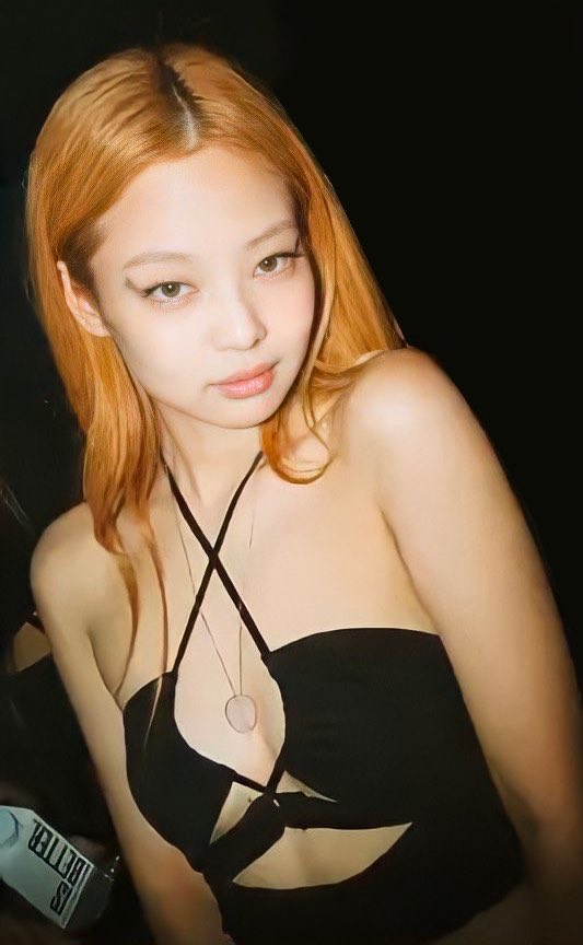 blckpinkpic's tweet photo. thinking about ginger jennie https://t.co/sqvvRrU060