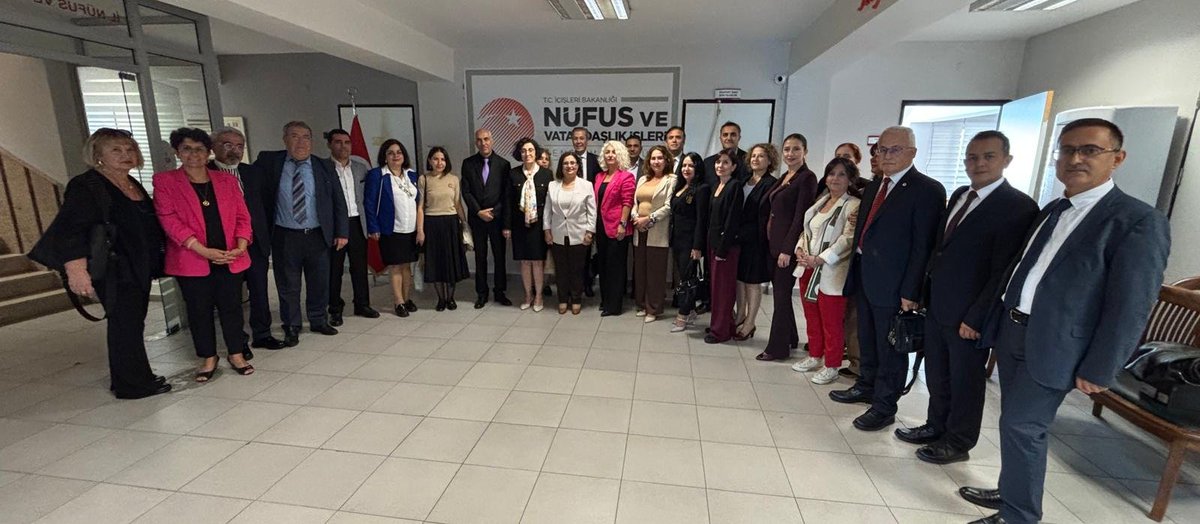 IzmirNufus's tweet photo. İl Nüfus ve Vatandaşlık Müdürlüğümüzde mevzuat uygulamasında birlik sağlamak amacıyla 30 İlçe Nüfus Müdürlerimizin katılımıyla toplantı gerçekleştirildi.
@TCNufus
@izmirvaliligi
#HayatımızınHerAnında https://t.co/yTzRzDuMRx
