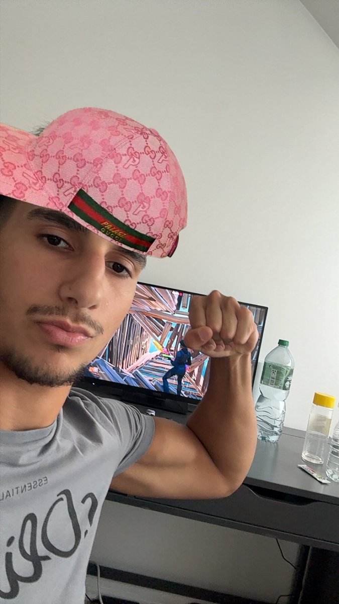 tuerkischerking's tweet photo. Der Boss ist ready für Ps Cup https://t.co/3oadptF1fD
