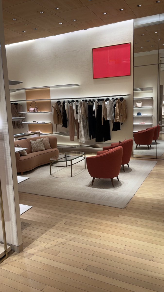 MsGoddessEmilye's tweet photo. Private fittings this morning with Your money. https://t.co/9lzQsUBF1G