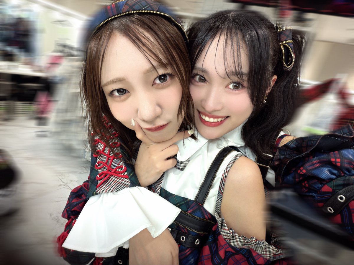 kairi_okumoto's tweet photo. #手をつなぎながら公演
ありがとうございました✨️

今日はなるさんとおそろいしました😭
背中を押してくれた先輩もありがとうございます( ᴖ⩊ᴖ )♡

久しぶりな気がしたけど、また違った景色の見え方がしてとても楽しかったです！

次は自分を客観視したパフォーマンスをしてみたいです🔥 https://t.co/YtXitTZCcL