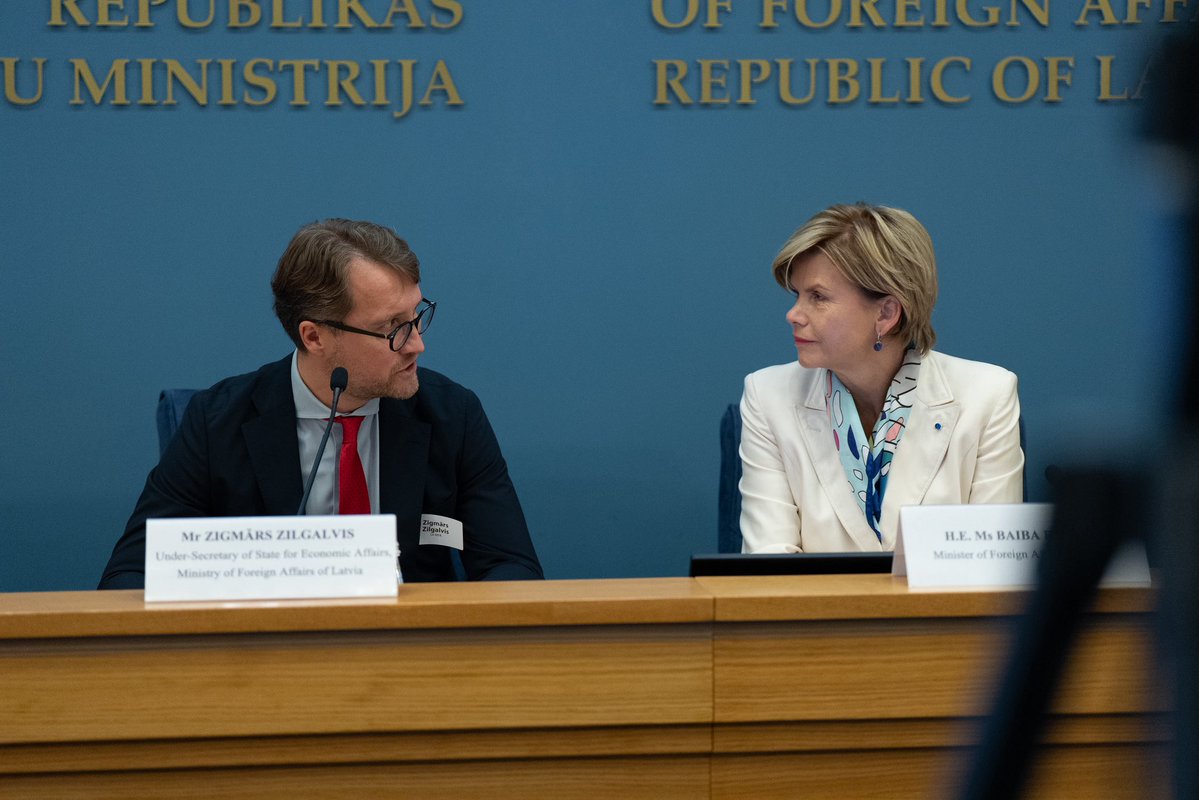 Latvian_MFA's tweet photo. The Ministry of Foreign Affairs supports Latvian 🇱🇻 businesses in securing EU 🇪🇺 funding and entering global markets.

Interest among entrepreneurs in expanding into Asia, Africa, Latin America, the Middle East, and the EU’s Eastern Neighbourhood is growing, as Latvian technologies, digital solutions, and expertise can contribute to both economic growth and security in these regions.

A seminar organised by the Ministry of Foreign Affairs, the European Commission, and the Latvian IT Cluster brought together 60 business leaders and representatives of public institutions. The discussions focused on the EU’s Global Gateway connectivity strategy and the EU Tech Business Offer initiative.

These initiatives provide businesses with opportunities to access new markets, build international partnerships, and participate in major development projects. They create new prospects for Latvian technologies, know-how, and solutions in areas such as digitalisation, energy, and infrastructure.

🔗 More: https://t.co/EJarjko0eX

📸 Photo: Laura Celmiņa, MFA of Latvia