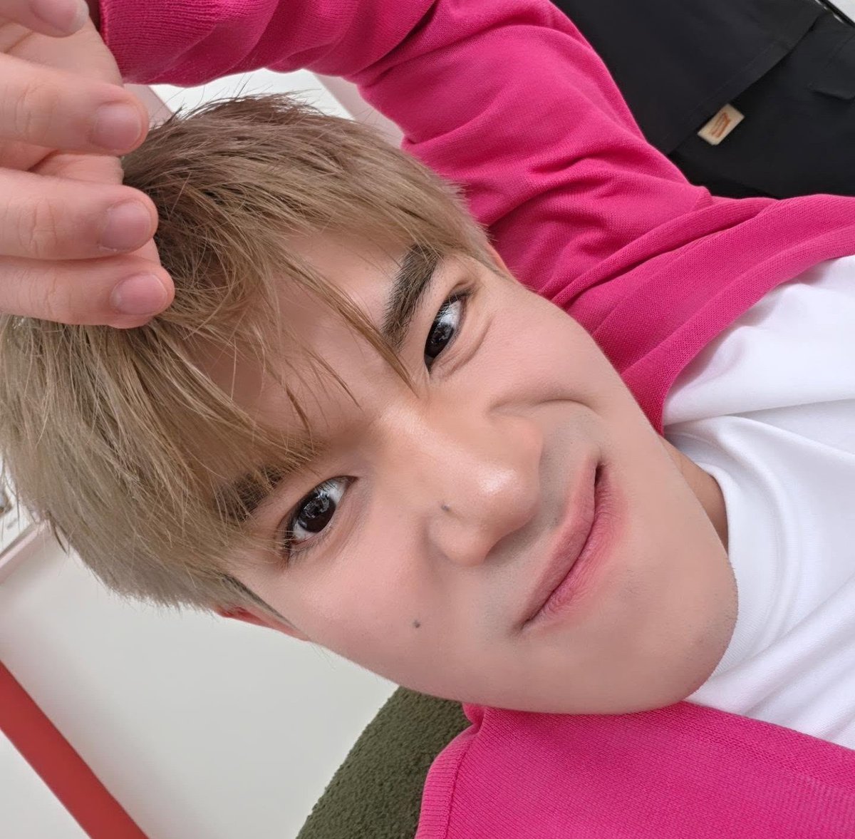 _mipmoo's tweet photo. (สวย น่ารัก ยิ้มหวาน เสียงเพราะ กินง่ายอยู่ง่าย กินผักได้ ทำงานเก่ง แต่ชีโสด เป็นไปได้ไง หาม๋าอันใหม่ให้ลูกคับ ขอคนที่กินผักเพื่อชีได้) https://t.co/HQ2KJxCyyu