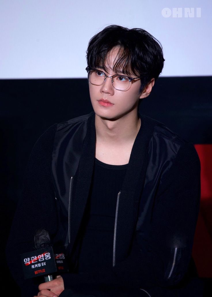 bearyzzel's tweet photo. ngl 250501 JUNYOUNG was really HIT DIFFERENT in that era 

GANTENG BGT DOI DISINI BJIR, GEUM SEONGJE BANGET 😭 https://t.co/8vUpuQPLE1