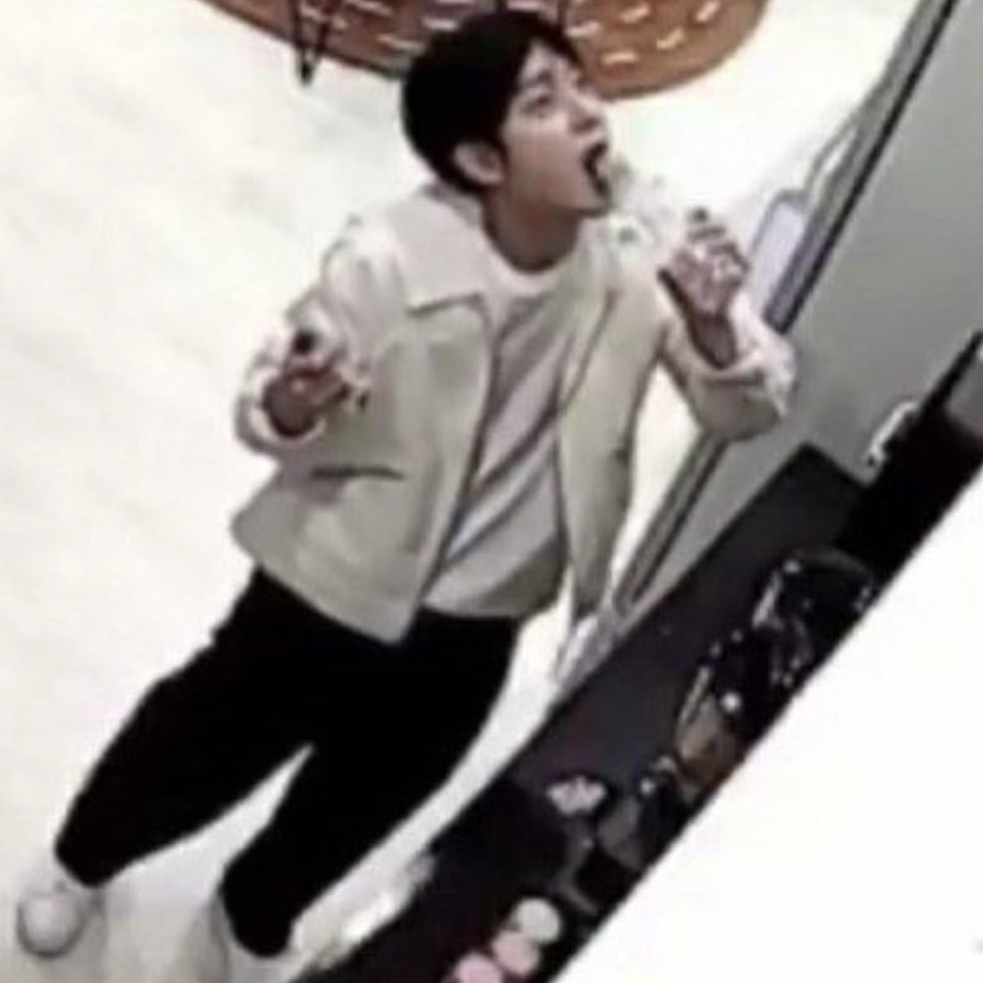h0ng_ssam's tweet photo. 아이랜드 선우 표정 개귀여움ㅋㅋㅋㅋㅋㅋㅋㅋㅋㅋ https://t.co/kws9htsn4D