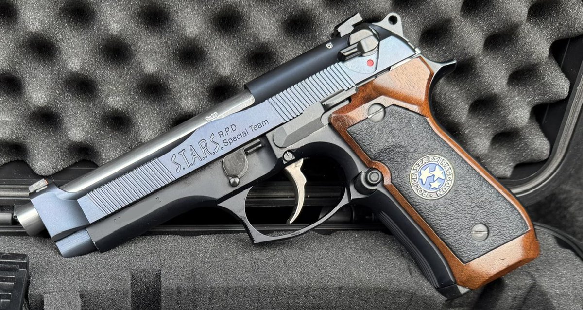 War_Kraken19's tweet photo. Yote asked me how many Beretta’s do i own now?
It was 10, missing in the pictures is the second 92 Centurion https://t.co/tOUXPsEpF2