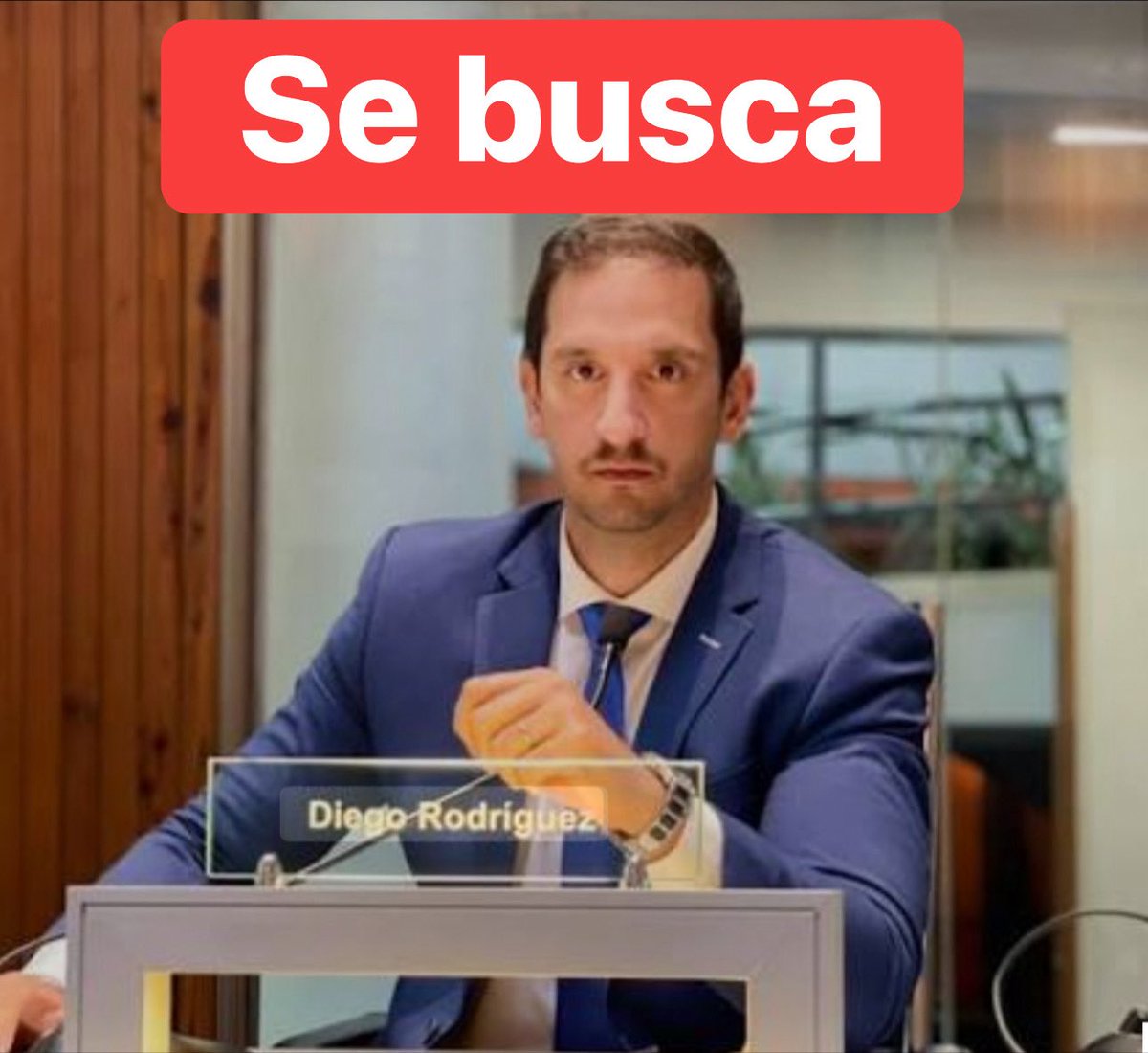 zully_silva's tweet photo. 🗣️Salía todos los días a quejarse del gastos de los dineros públicos. 
De no usar indebidamente los recursos de los ciudadanos. 
Vivió los 5 años anteriores pegándole a la Ex Int.  Carolina Cosse. 
Ahora con su compañero de Partido vinculado a Narcos y Lavado: mutis por el foro. https://t.co/mrjSzRUPm4