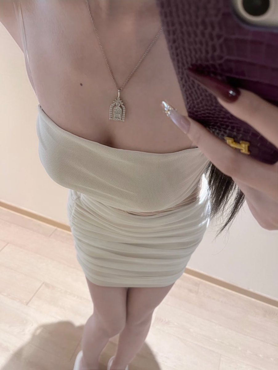 julie42vs8's tweet photo. 刚睡醒，今天继续哦！   

福照有人看吗？当一天女菩萨！！    

是粉哒，看完不许瞎说哦！！！      
 可以发福 https://t.co/MMGGeWyDMR