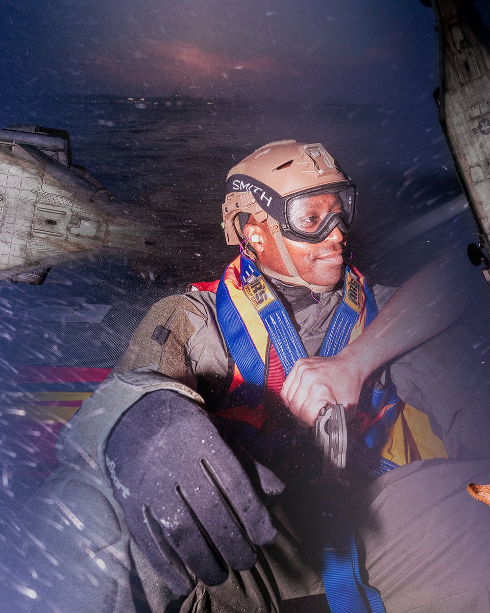 USNavy's tweet photo. Reaching for the stars. https://t.co/0I3vHuF4NA