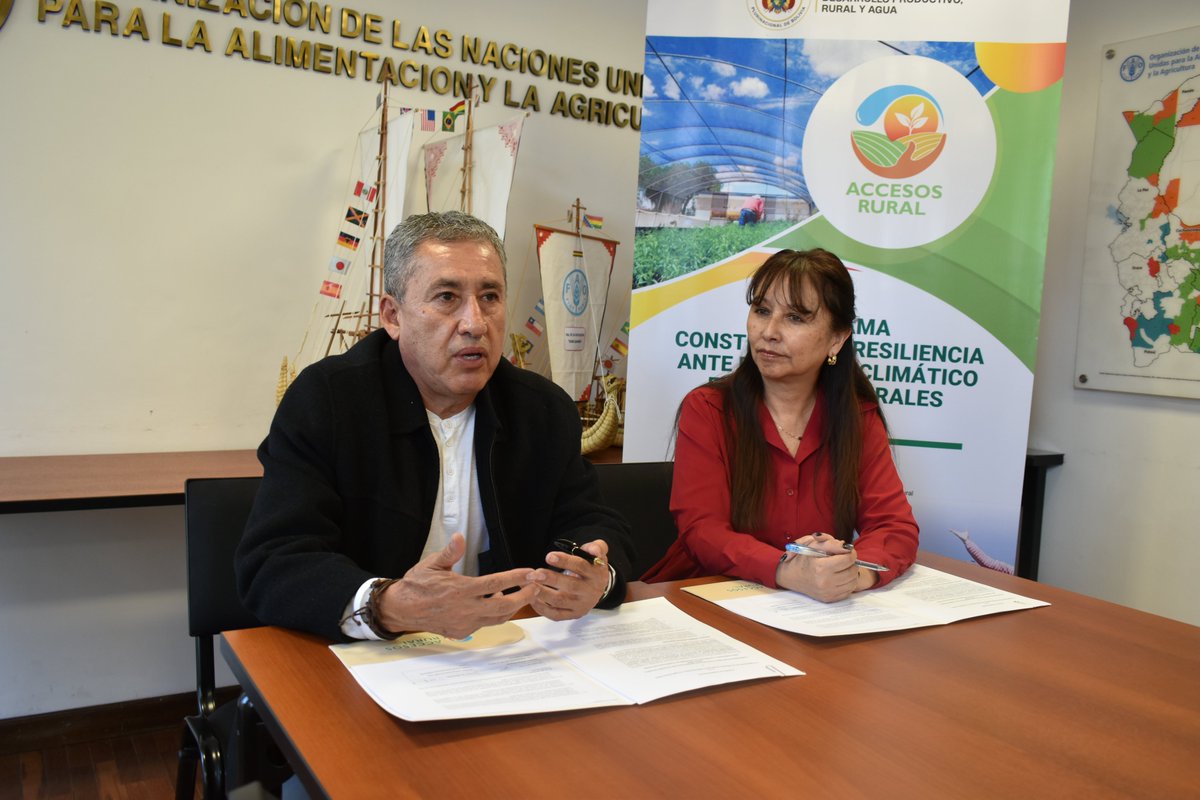 UE_APROCAM's tweet photo. 𝐀𝐏𝐑𝐎𝐂𝐀𝐌 𝐲 𝐥𝐚 𝐅𝐀𝐎 𝐟𝐢𝐫𝐦𝐚𝐧 𝐚𝐥𝐢𝐚𝐧𝐳𝐚 𝐞𝐬𝐭𝐫𝐚𝐭𝐞́𝐠𝐢𝐜𝐚 𝐩𝐚𝐫𝐚 𝐟𝐨𝐫𝐭𝐚𝐥𝐞𝐜𝐞𝐫 𝐥𝐚 𝐚𝐠𝐫𝐢𝐜𝐮𝐥𝐭𝐮𝐫𝐚 𝐟𝐚𝐦𝐢𝐥𝐢𝐚𝐫 𝐲 𝐥𝐚 𝐠𝐞𝐬𝐭𝐢𝐨́𝐧 𝐝𝐞𝐥 𝐚𝐠𝐮𝐚 Leer la nota: 👇https://t.co/vcuZ3W7Dce https://t.co/pOZeVsFaN1