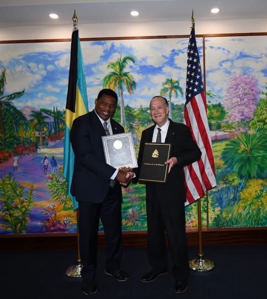 USEmbassyNassau's tweet photo. The Bahamas and the United States reaffirmed their collective security partnership by renewing their commitments to the Atlantic Undersea Test and Evaluation Center (AUTEC) on Tuesday 29 September. The relationship between the United States Navy and the island of Andros remains deeply rooted in respect, environmental stewardship, and support of the community. 🇺🇸🇧🇸