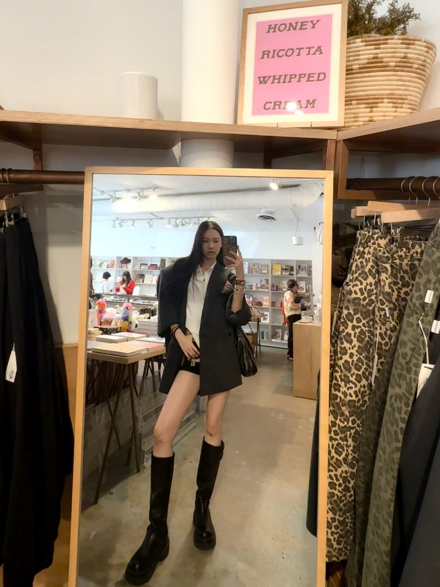 cdenyu's tweet photo. “https://t.co/FtXnpFNYkF” (../iv) ✶ https://t.co/Pn13WQ1q9C