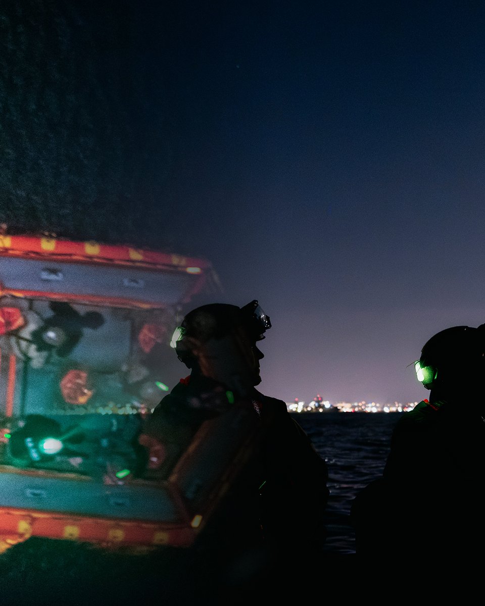 USNavy's tweet photo. https://t.co/iHTvuMFuW0