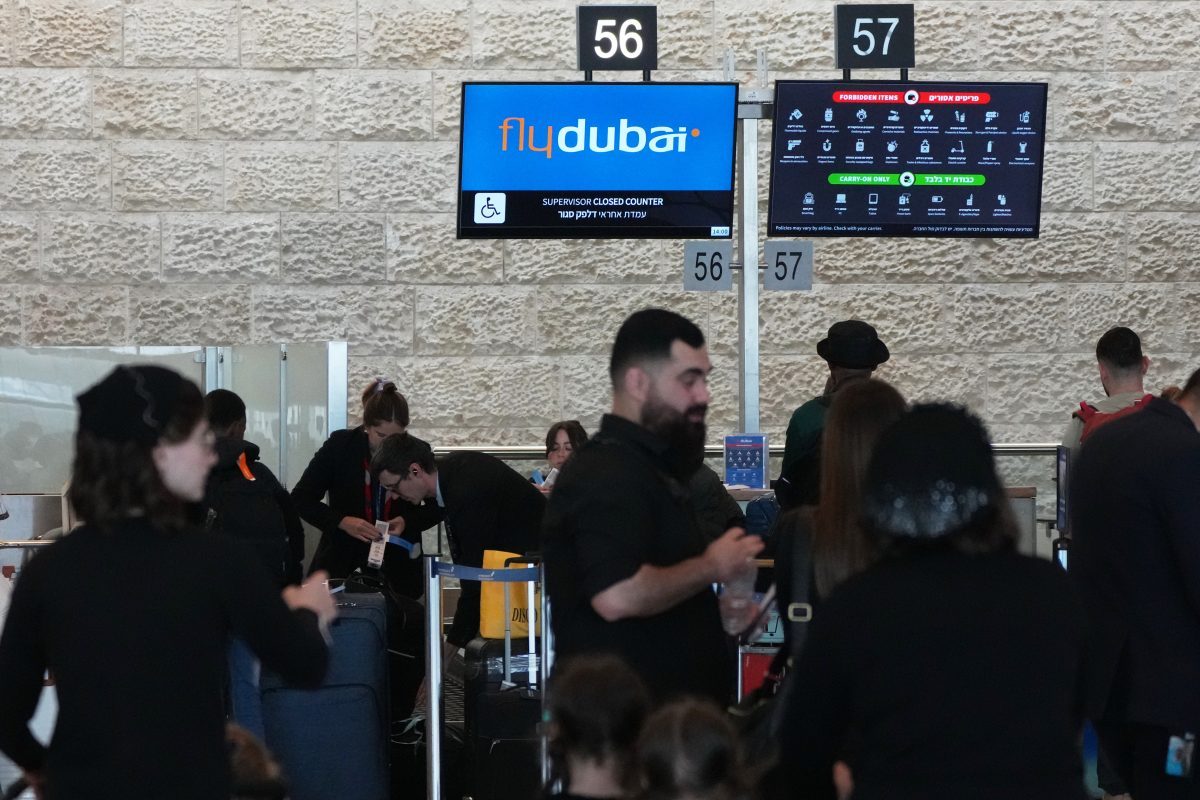 TampaHoy's tweet photo. Vuelo de Dubái a Tel Aviv emite alerta y aterriza en Arabia Saudita https://t.co/WHm9HfedFA