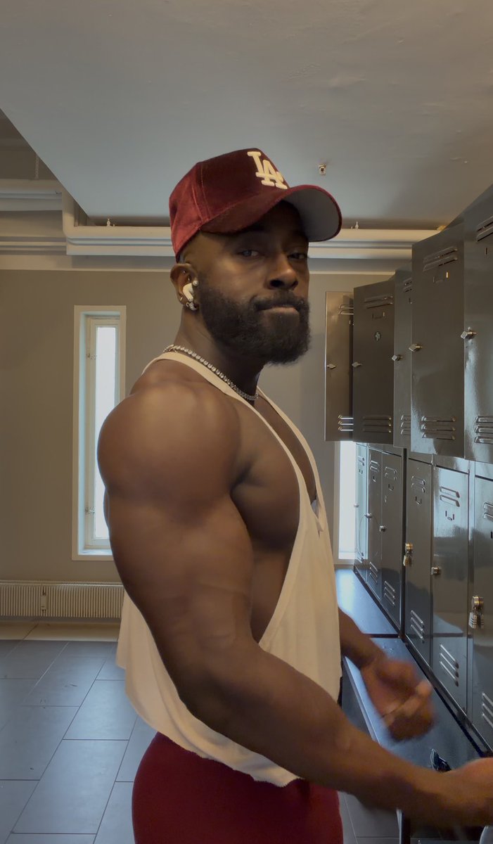 Brucebarnell09's tweet photo. Who wants to be Daddy's workout partner?#viralㅤㅤ #gay #wata #foryou https://t.co/hc4qN41QzB