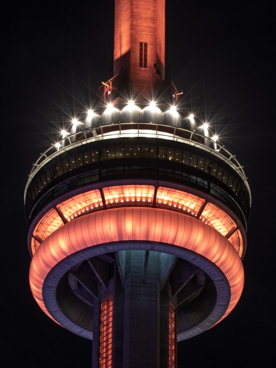 TourCNTower's tweet photo. Tonight the #CNTower will be lit orange for National Day of Truth and Reconciliation
🧡 
Ce soir, la #TourCN sera illuminée en orange pour la Journée nationale de la vérité et de la réconciliation https://t.co/aVedT12tT8