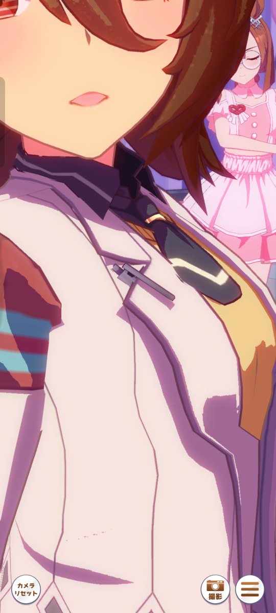 chocoleyt_1's tweet photo. Has anyone noticed that cute pen she hangs on her coat #cornplating https://t.co/dBIcDRJ3eh