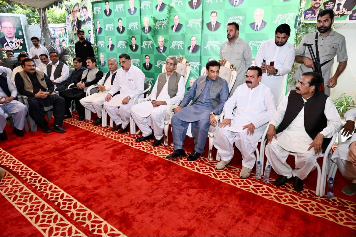 Rimmsh_'s tweet photo. Vice President PMLN @HamzaSS visited the residence of MNA Chaudhry Mahmood Bashir Virk to offer condolences to the family following his demise. https://t.co/KTrRaoZYXF