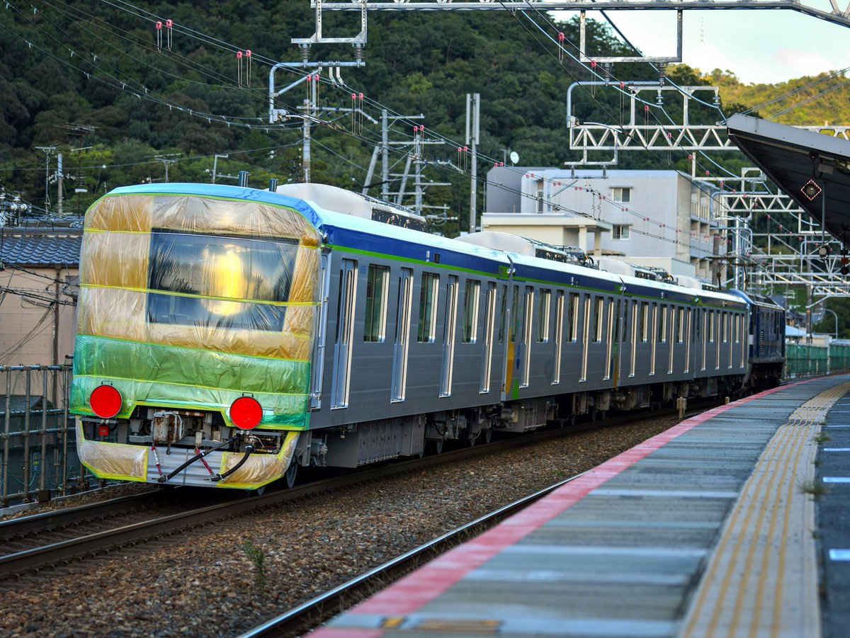 Hankyu_8810's tweet photo. 2026.9/30(水)
近畿車輛出場甲種
9894レ〜9866レ
EF210-357［鶴］+ 東武80000系81555f
📍鴫野駅、山崎駅、山科駅
切り位置にデカい影がある鴫野。惜しみなく太陽を主張する山崎。可もなく不可もない山科。
どこもかしこも中途半端な結果でした😅
さらば、夏休み👋 https://t.co/OQCTE9gcsl