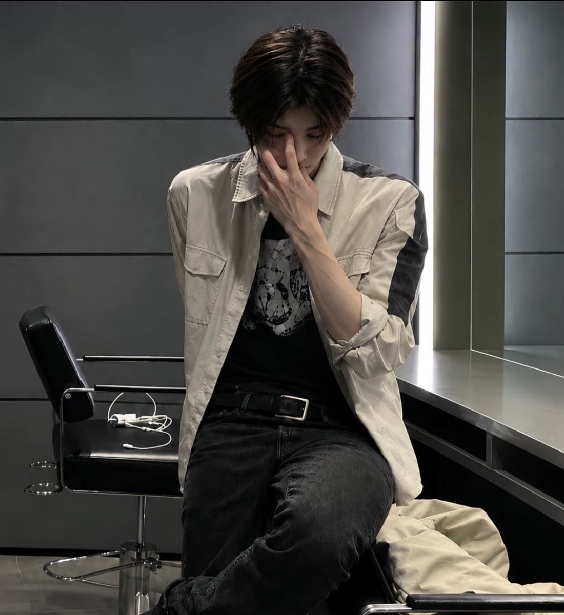 co_7eri's tweet photo. 私的、cortisの中で実は1番男っぽいと思っております。（仕草、手、声etc.....） https://t.co/mcLcfXuP90