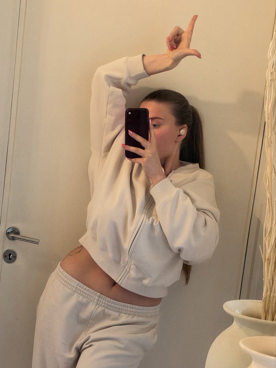 Goddessofi1's tweet photo. Active spenders get active praises🤑🤑🤑

Findomrelapse
Goddessofi
#findomfinnish
#findomeurope
#findomrelapse
#paypig https://t.co/p0cwVsW18R