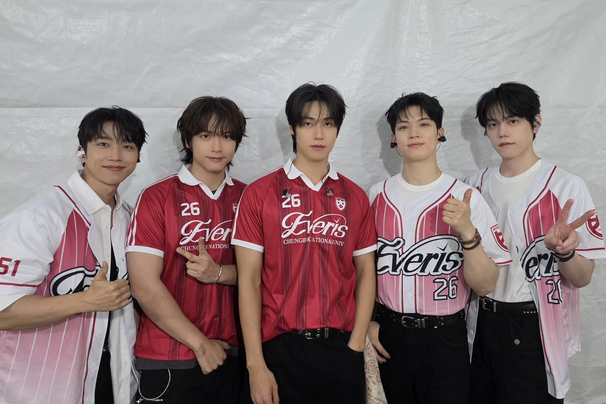 NFlyingofficial's tweet photo. [📸] 2026 충북대학교 개신대동제 Everis

#NFlying #엔플라잉 #Still #잔불 https://t.co/C991WHZrQm