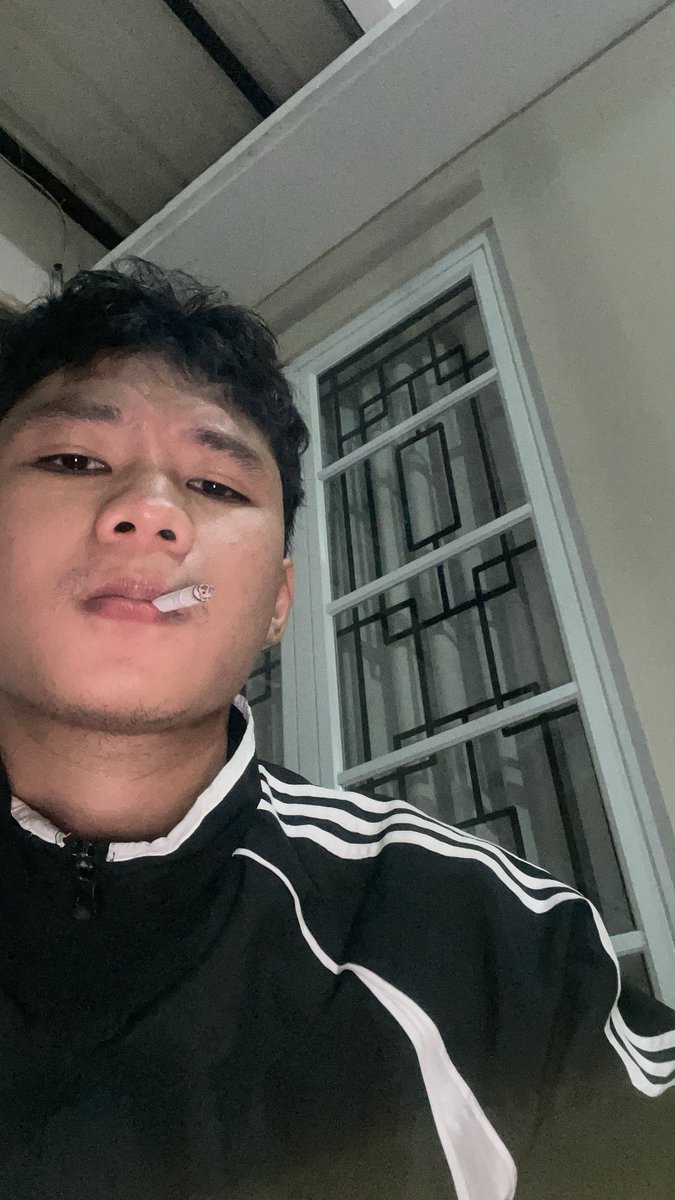 dhaninoiz's tweet photo. wajib sebat baru balik begawe https://t.co/lI8SqUQ53c