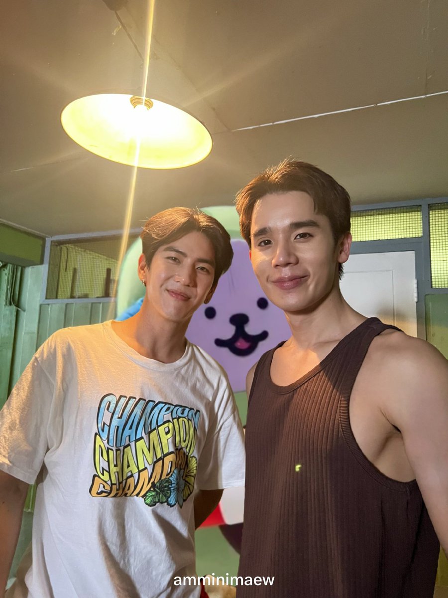 amminimaew's tweet photo. เชี่ยนก้ออยากถ่ายรูปน่วย น้องจาอยู่ตงกาง!

#IWillAlwaysSaveYou
#AVOCEAN https://t.co/HF6yEUrctf