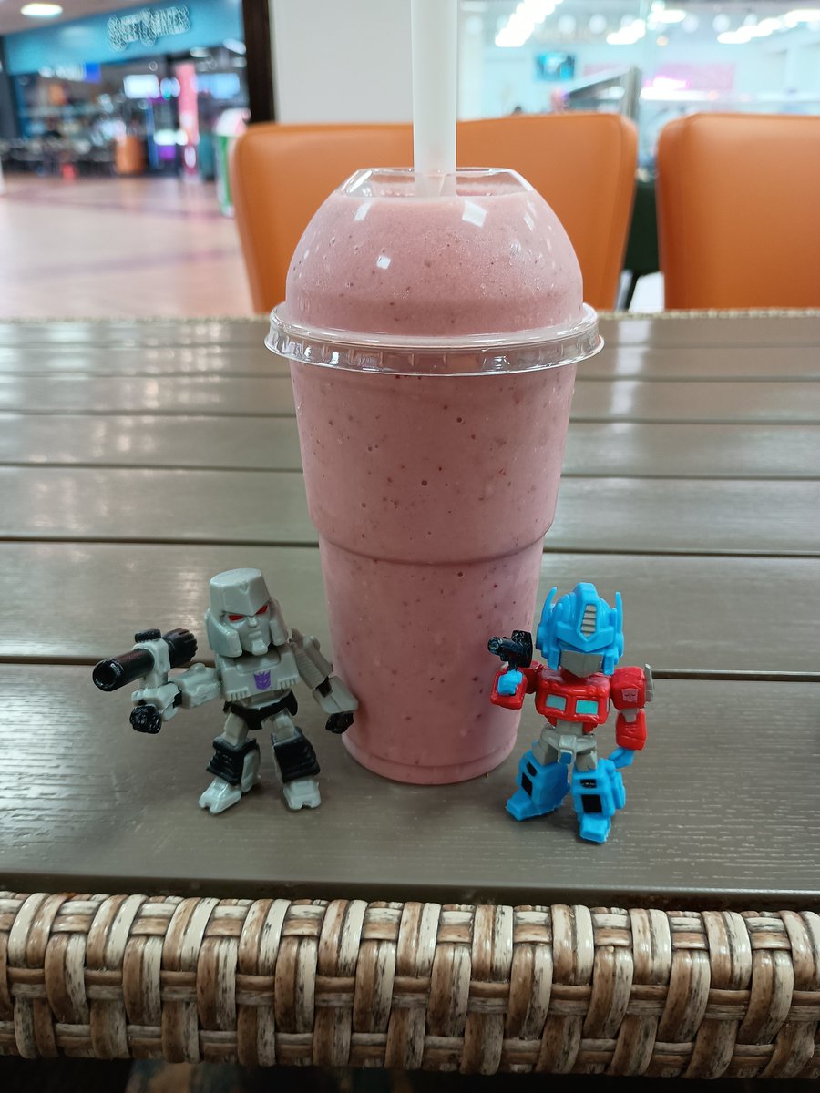 cyclopscomplex's tweet photo. @GalvStudios22 my personal favourites.. the second and third are from when i went to see the transformers reshowing for it's 40th anniversary too 🙂‍↕️ https://t.co/kTqpszwKsD