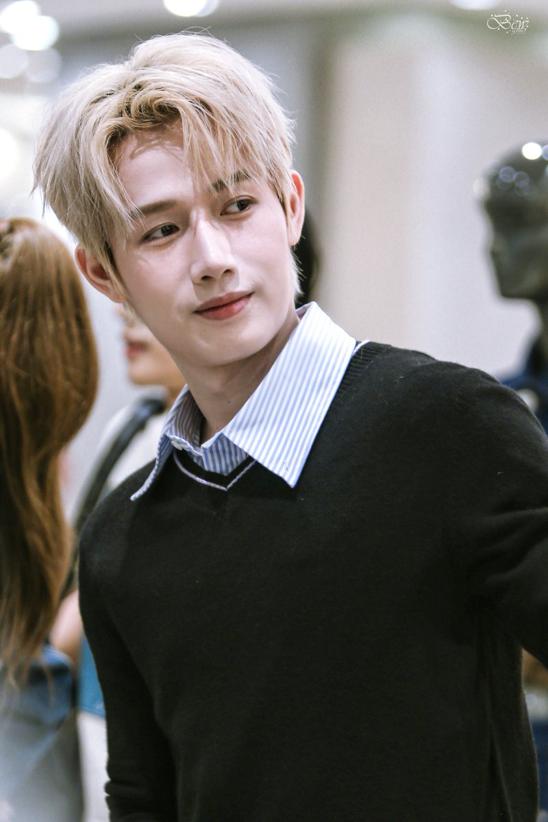 bewgnter's tweet photo. 25 09 26 • MARC JACOBS GRAND OPENING 
-
   ๑⁃̀⩊⁃́๑     

#HODONGQUAN #QUANderful #MarcJacobs #SYE #ATVNCG2026 https://t.co/e5Vwyug5rr