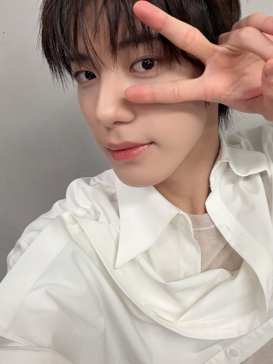 CYE_MEMBERS7's tweet photo. 클로저!!많이 기다렸지??
드디어 우리 컴백했어~~👏👏👏
진짜 좋은 곡들 많이 있으니깐!!
많이많이 들어줘 앞으로 활동도 멋있게 보여줄게 사랑해🫶🫶

#송승호 #SONGSEUNGHO 
#CLOSEYOUREYES #클로즈유어아이즈
#CYE #클유아 https://t.co/3P753Zdkdl