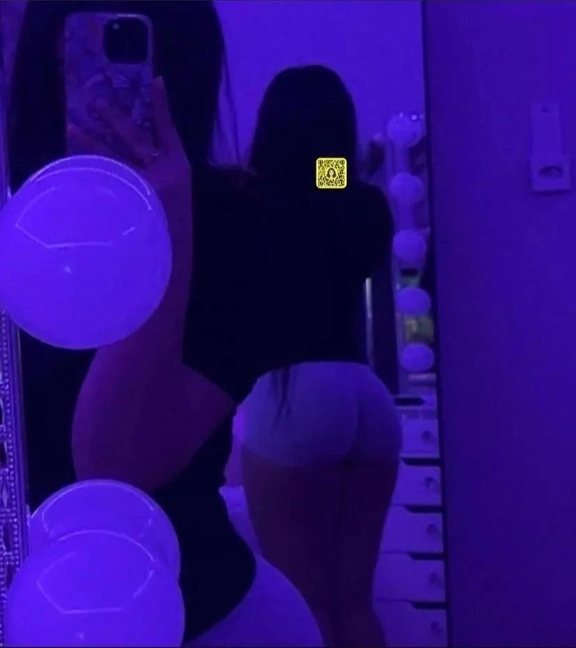 gracigy0's tweet photo. 18yo body :) https://t.co/p5M71KWTUe